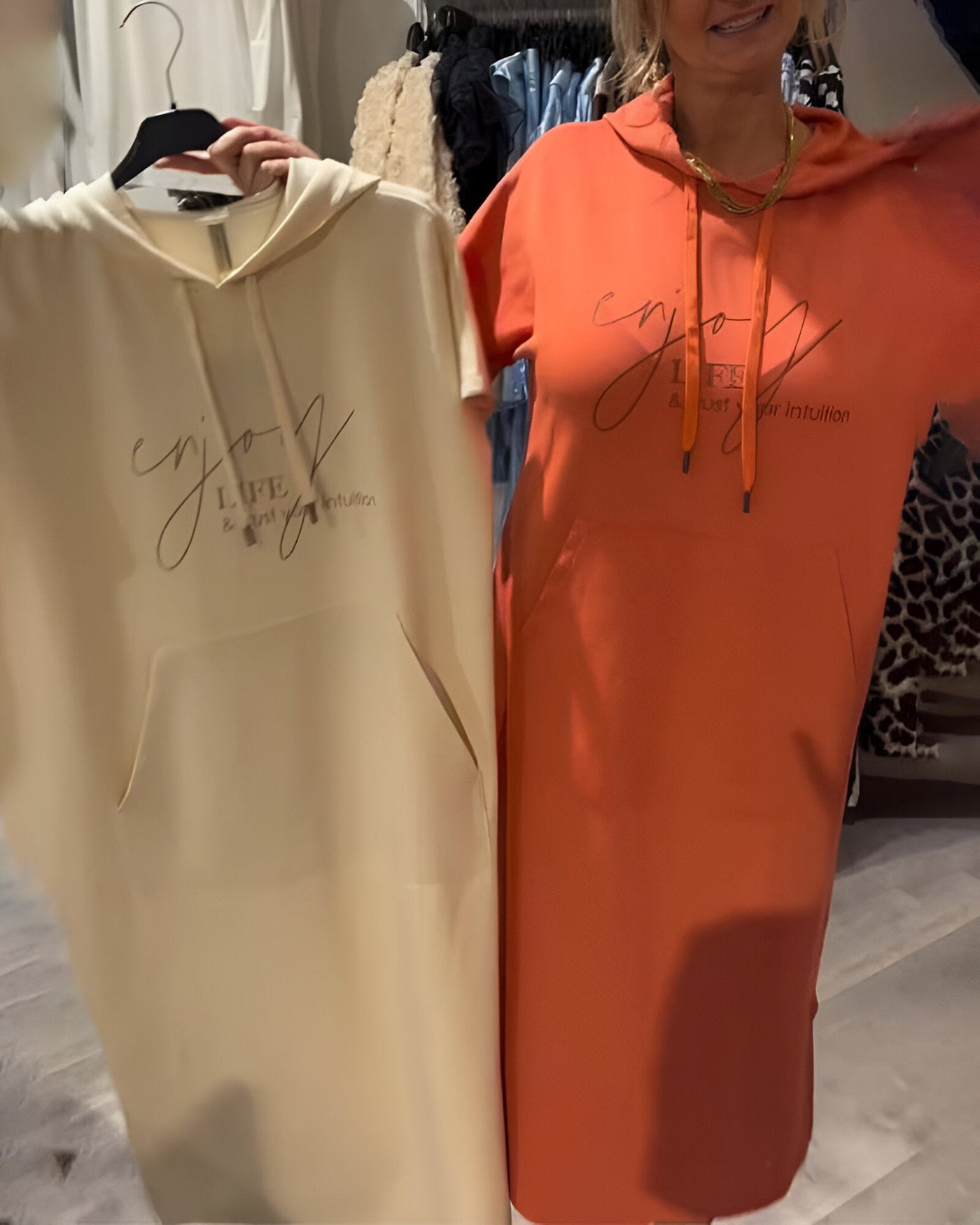 Saskia™ | Vestito con cappuccio