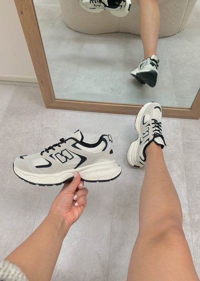 Evy - La sneaker indispensabile