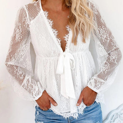 Joisse | Bellissima blusa in pizzo con profondo scollo a V
