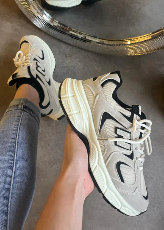 Evy - La sneaker indispensabile
