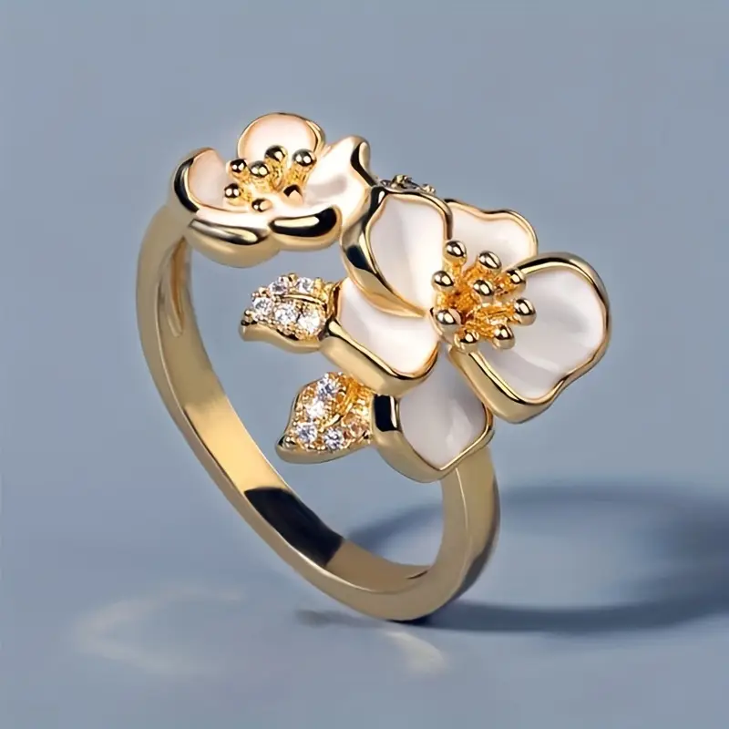 Anello in Oro con Fiore Bianco